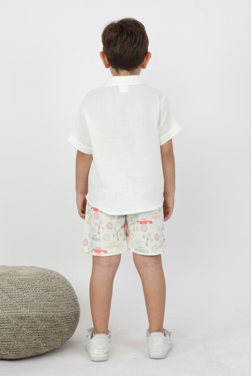 ERKEK ARABA DESENLİ GÖMLEKLİ ŞORTLU TAKIM