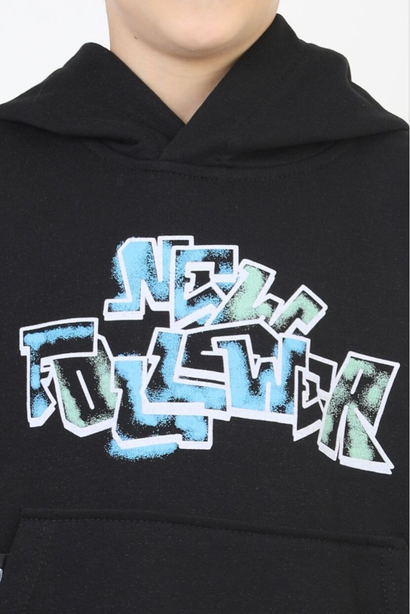 ERKEK KAPŞONLU GRAFİTİ YAZILI SWEATSHİRT