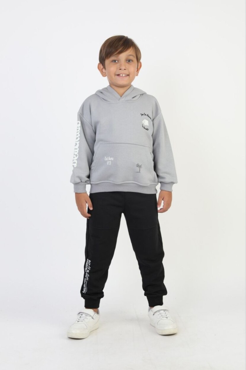 ERKREK KAPŞONLU SIRT BASKILI EŞOFMAN TAKIMI