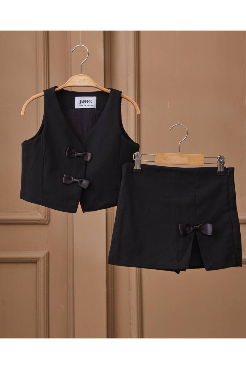FİYONK DETAYLI YELEKLİ ŞORTLU TAKIM