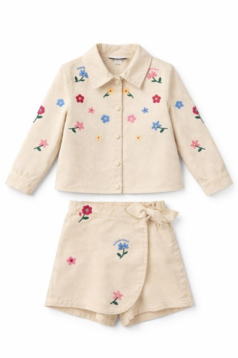 KIZ ÇİÇEK NAKIŞ SÜSLEMELİ ŞORT ETEKLİ GABARDİN TAKIM