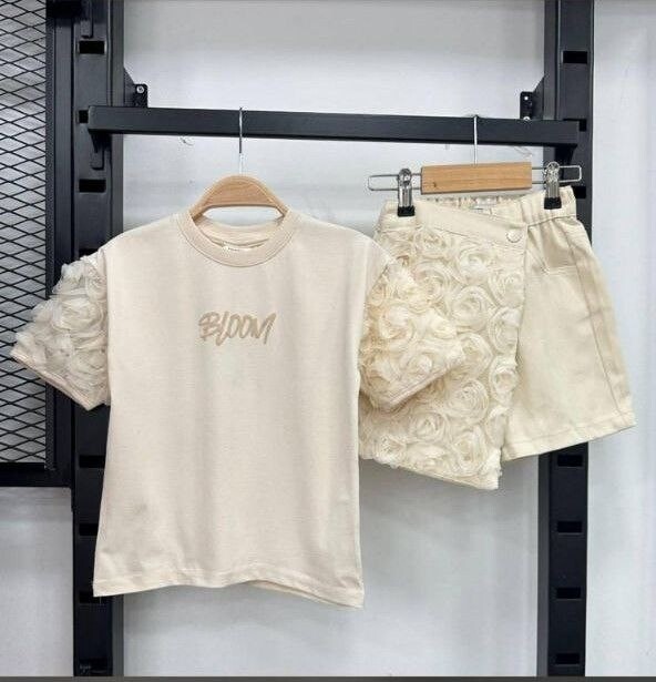 KIZ GÜL DETAYLI ŞORT ETEKLİ TAKIM