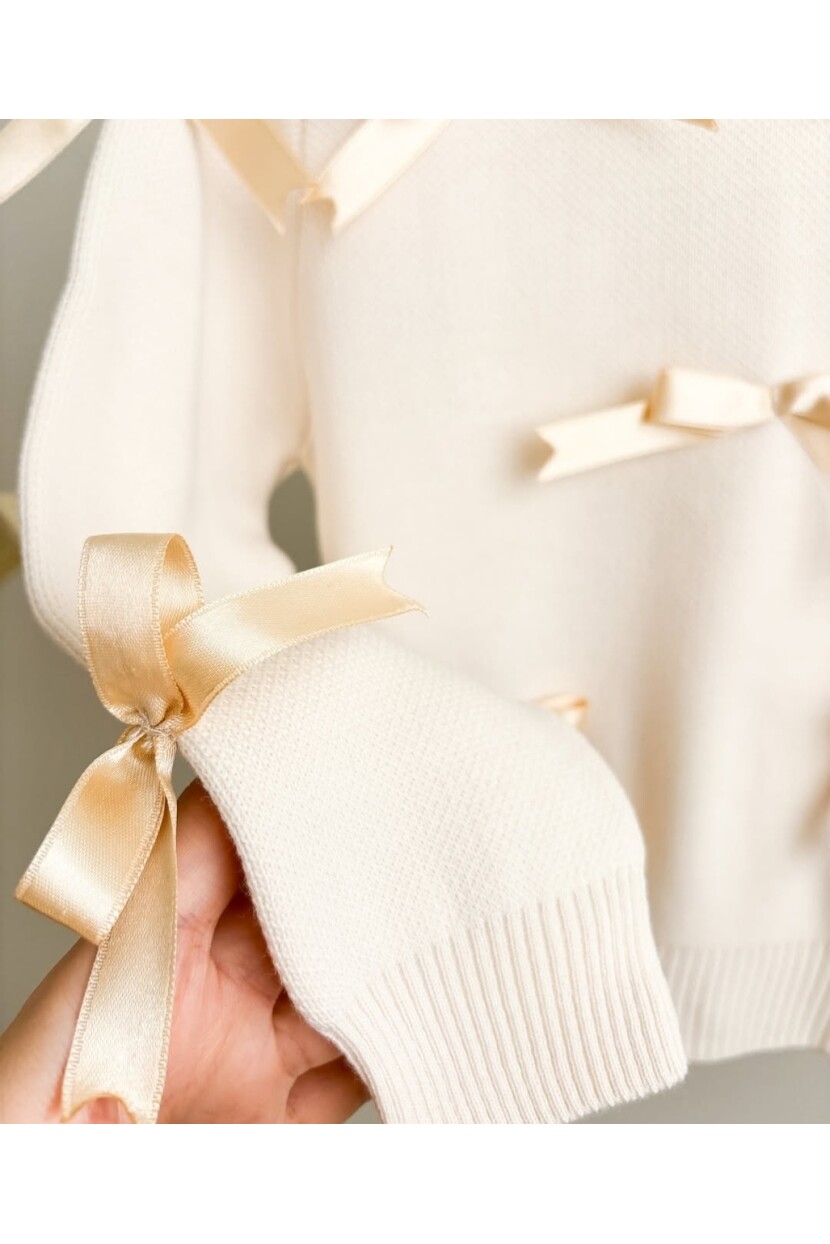 KIZ KREM FİYONK DESENLİ TRİKO TAKIM