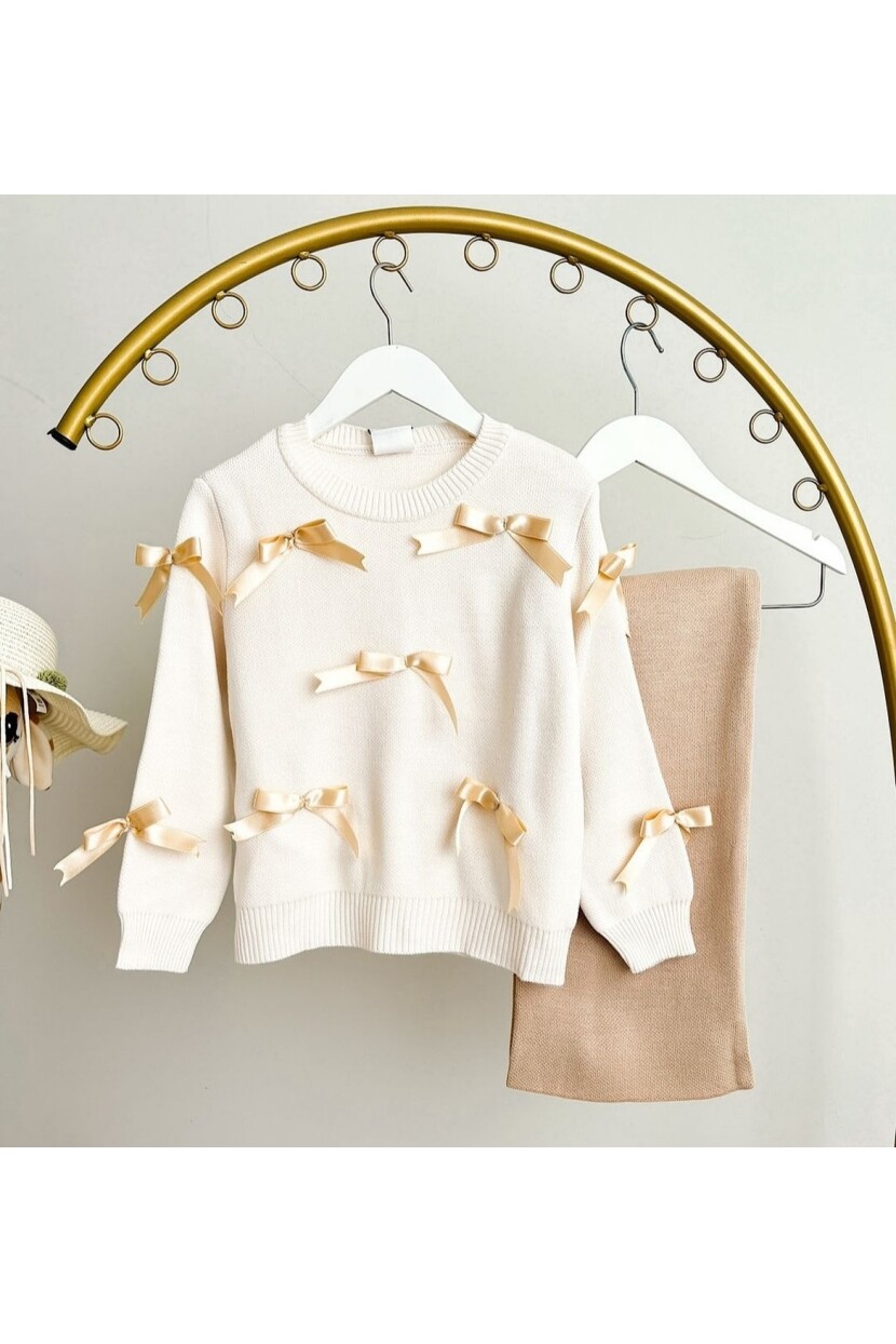 KIZ KREM FİYONK DESENLİ TRİKO TAKIM