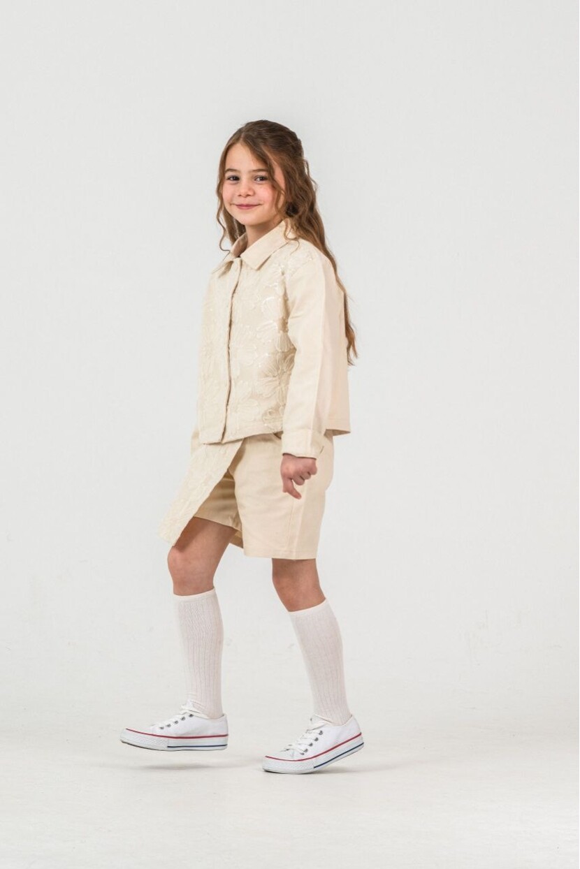 KIZ PAYETLİ ZAMBAK SÜSLEMELİ ŞORT ETEKLİ DOKUMA TAKIM