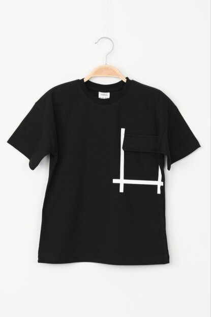 ERKEK CEPLİ ARKA BASKILI T-SHİRT