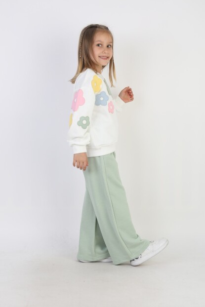 KIZ NAKIŞ İŞLEMELİ ÇİÇEKLİ EŞOFMAN TAKIMI