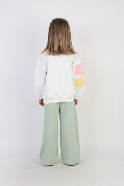 KIZ NAKIŞ İŞLEMELİ ÇİÇEKLİ EŞOFMAN TAKIMI